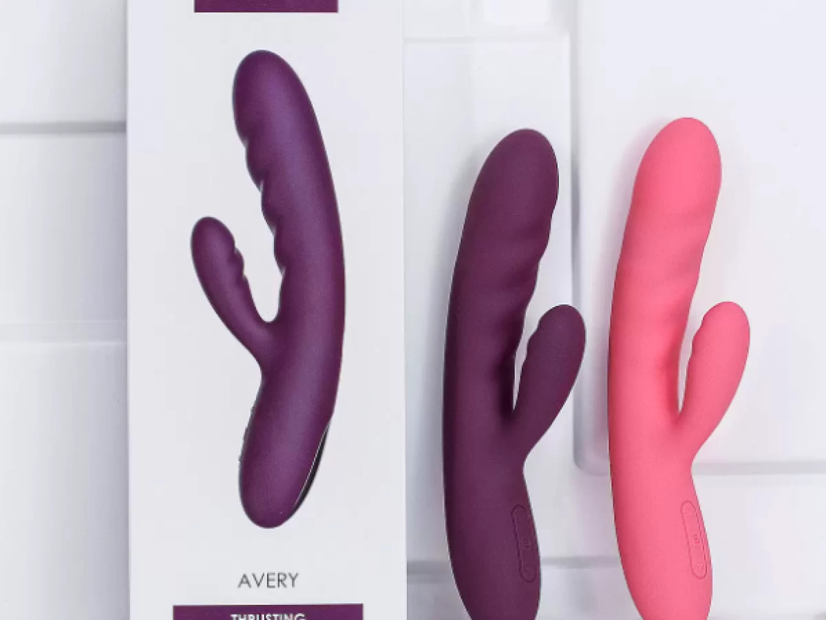Máy m&aacute;t xa đi&ecirc;̉m G Svakom Avery rung thụt chuẩn USA