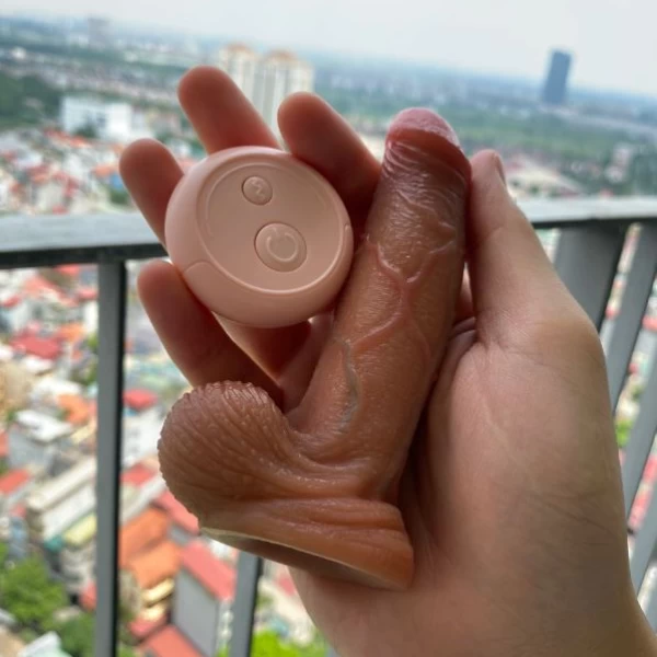 Dương vật giả cỡ nhỏ điều khiển từ xa rung nhiều chế độ