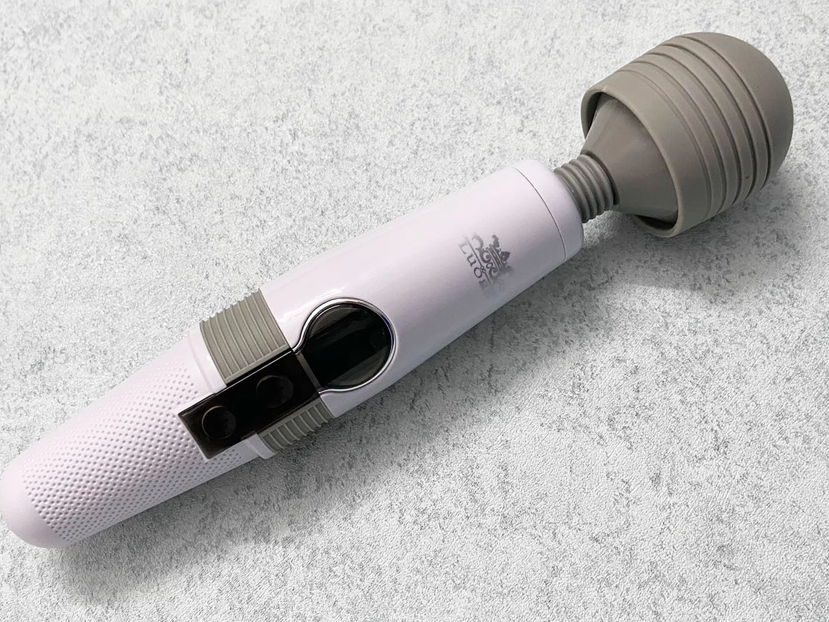 M&aacute;y m&aacute;t xa điểm G Louge LG818 c&oacute; 9 ch&ecirc;́ đ&ocirc;̣ rung pin sạc