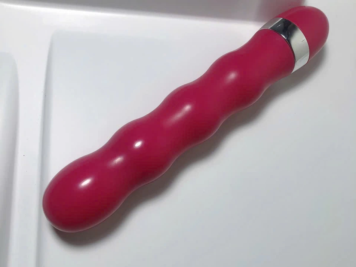 M&aacute;y massage điểm G s&oacute;ng nước