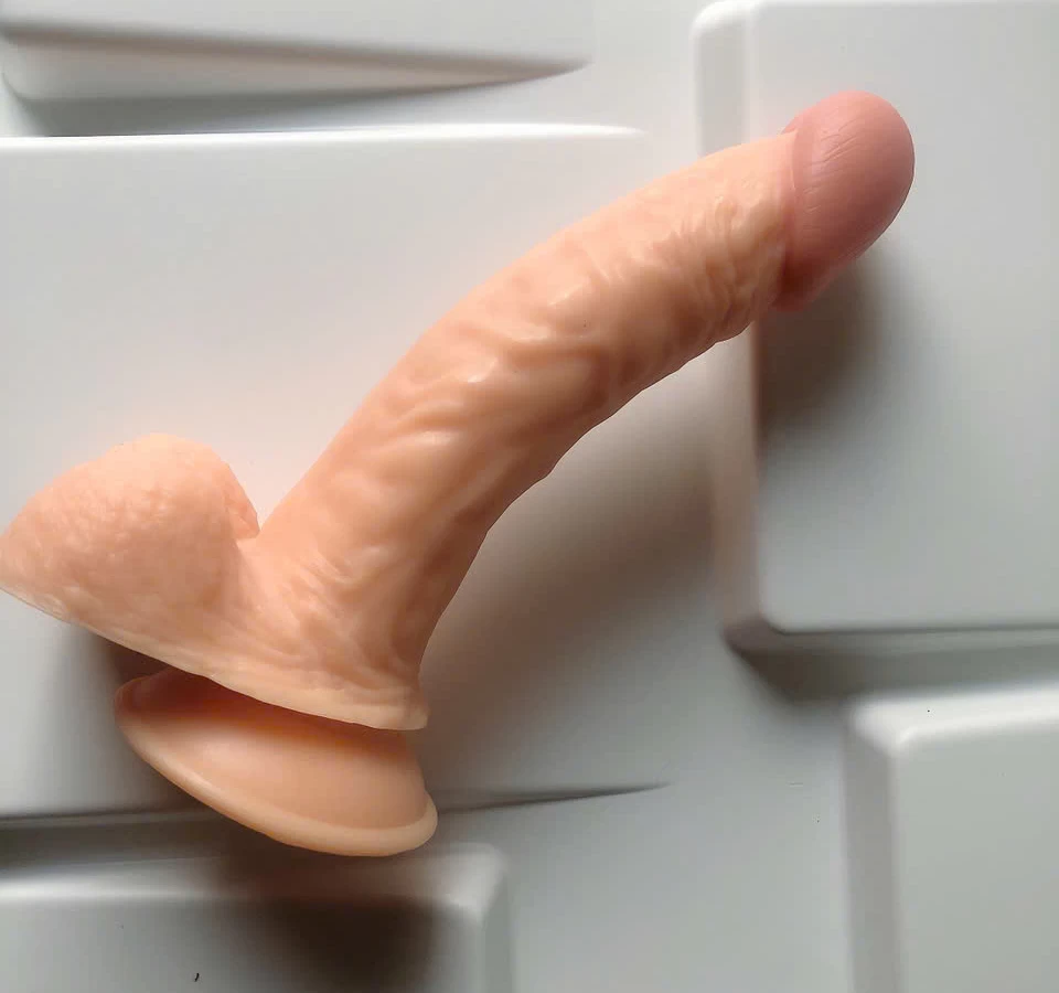 Dương vật giả có đế không rung 8.5 inch cong