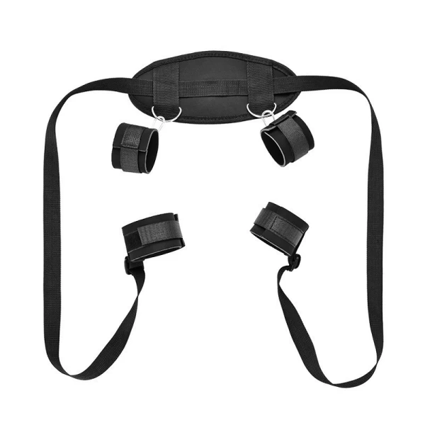 Đai đeo dụng cụ tình dục bạo dâm đen